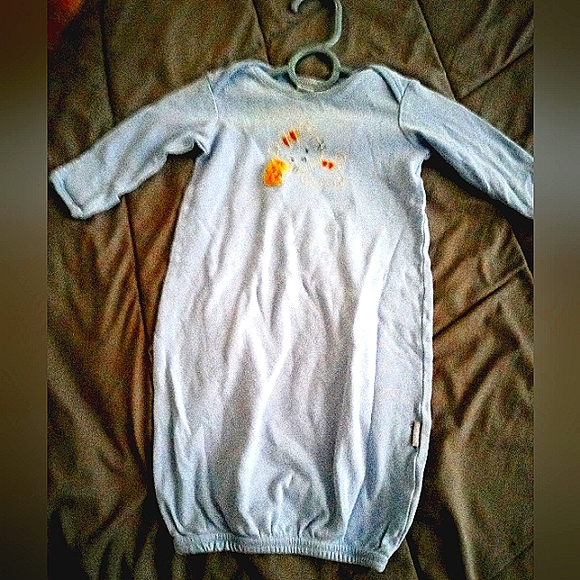 2 Carter's & 1 Gerber size 0-3 Sleeping Gowns - Picture 5 of 10